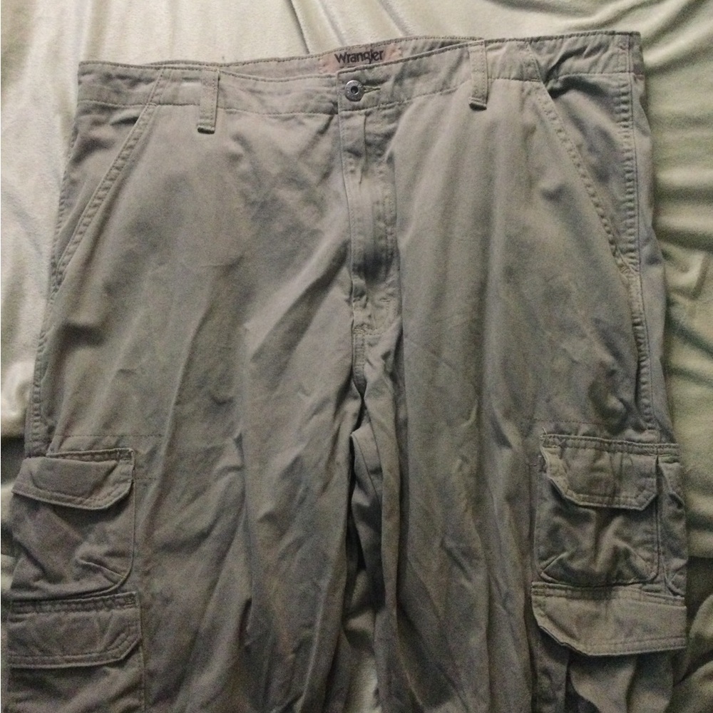 Wrangler Men's 100% cotton Gray Cargo Pants size 38x32